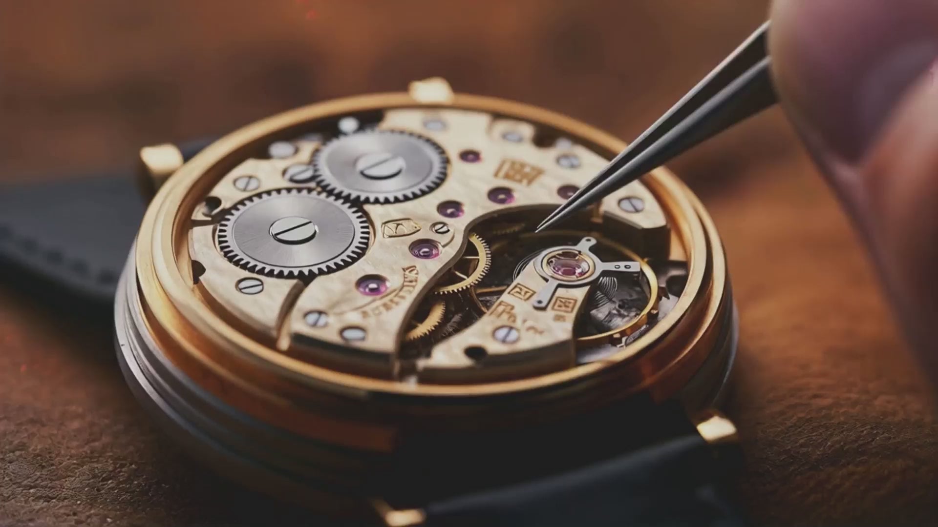 La tua società di orologi di lusso